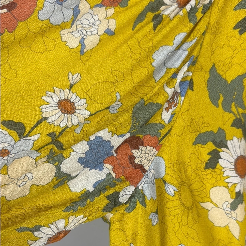 Sunday Best Cropped Yellow Floral Long Sleeve Tie Front Blouse Size 1X - Picture 4 of 9